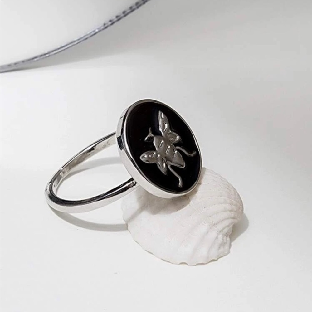 đRoyal Bee Black Pendant Silver Boutique ring Size 6.5 only 1 available!đ - Picture 4 of 8